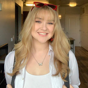 Meet your Posher, Elaine